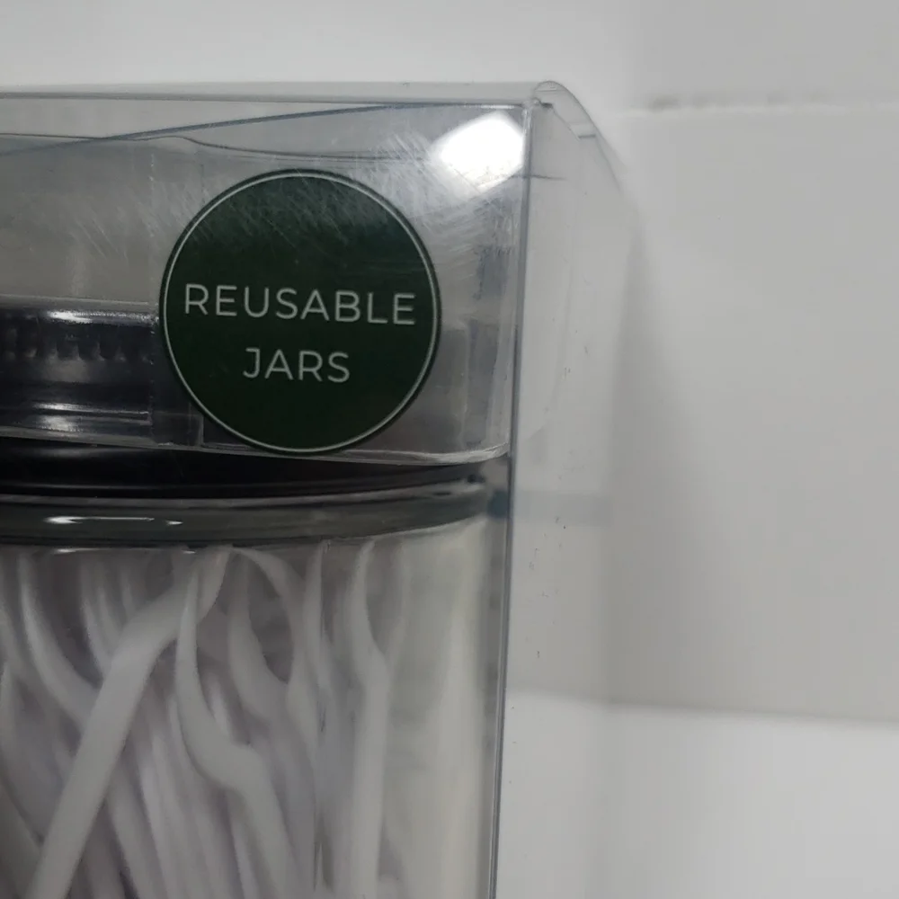 THE HUDSON LINE BATHROOM ESSENTIALS,